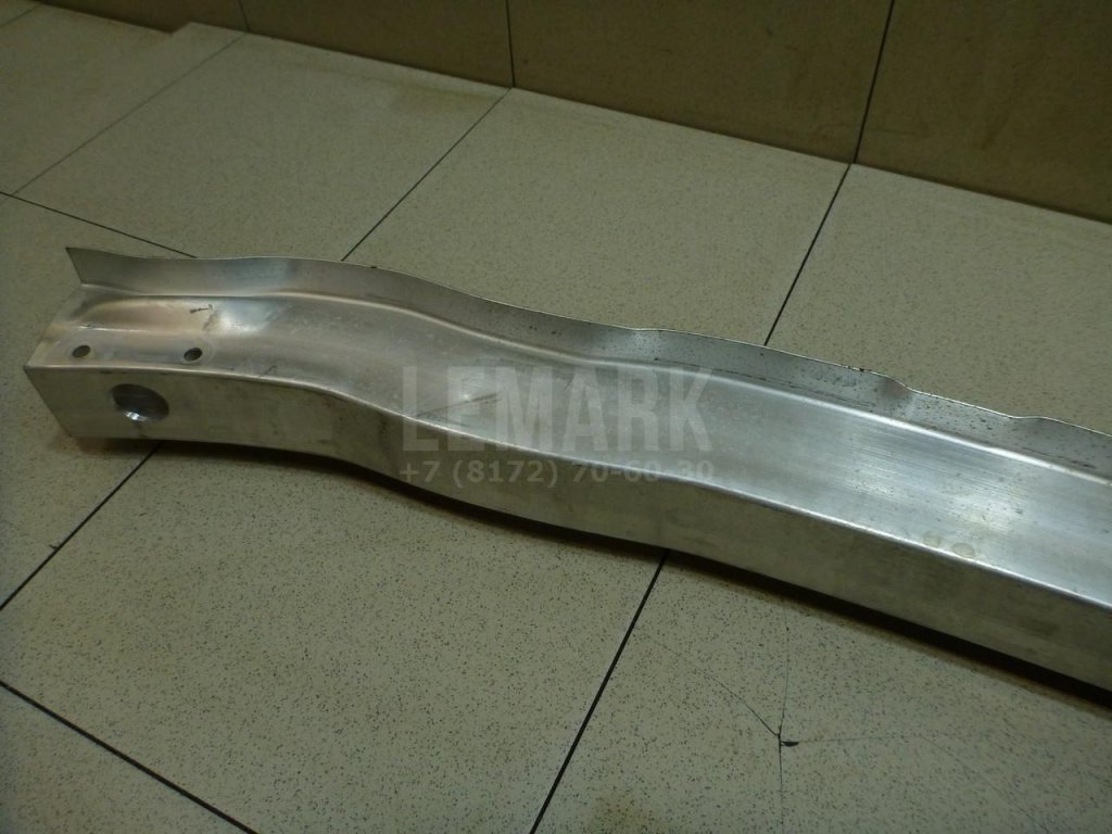 Усилитель переднего бампера