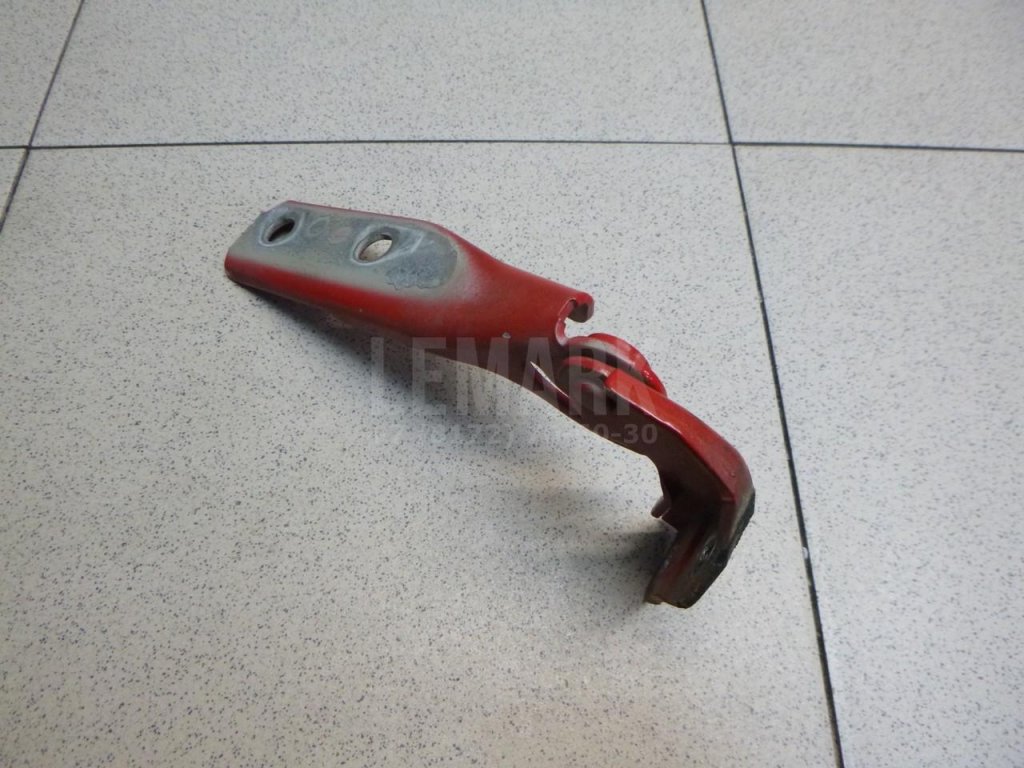 Петля капота левая