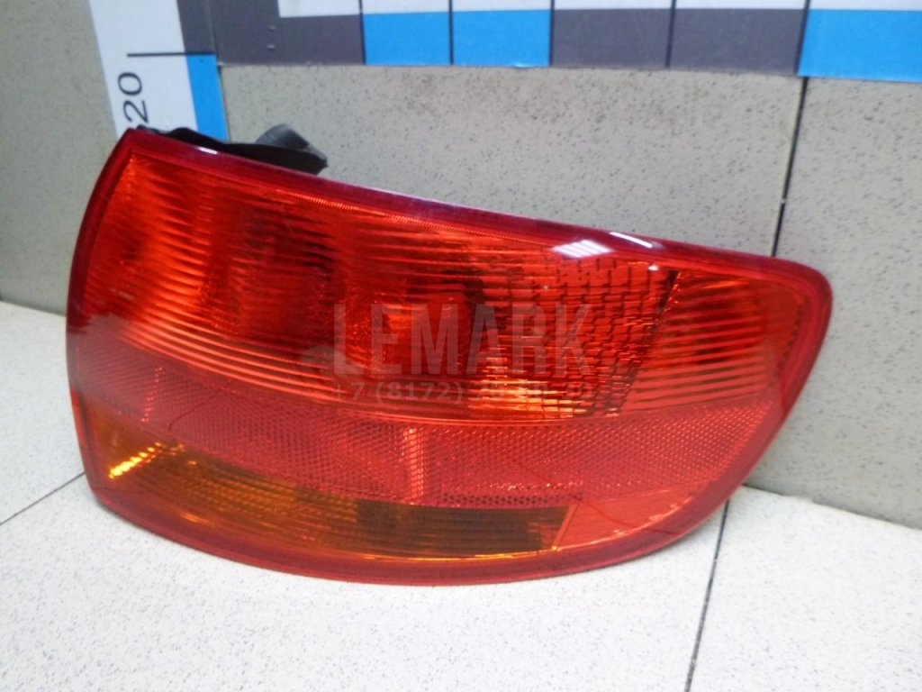 Фонарь задний наружный правый