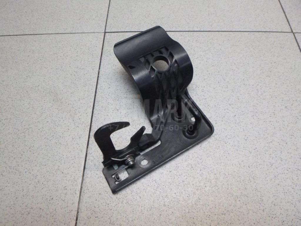 Крючок капота для  Acura TSX 2009-2014