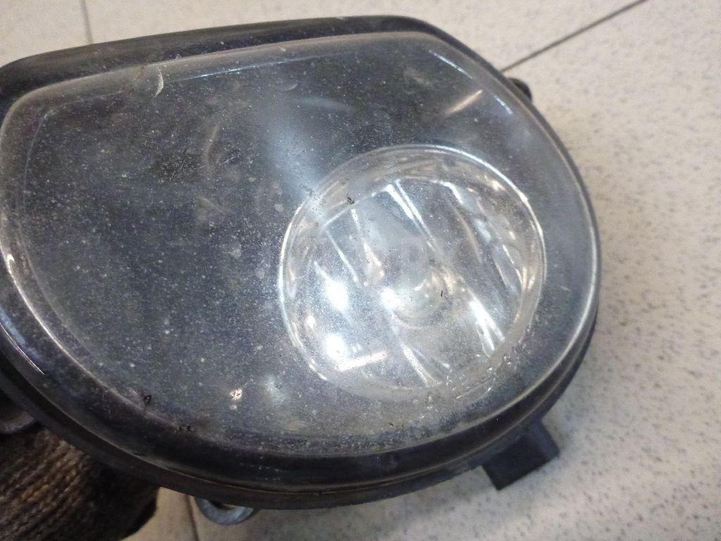 Фара противотуманная левая