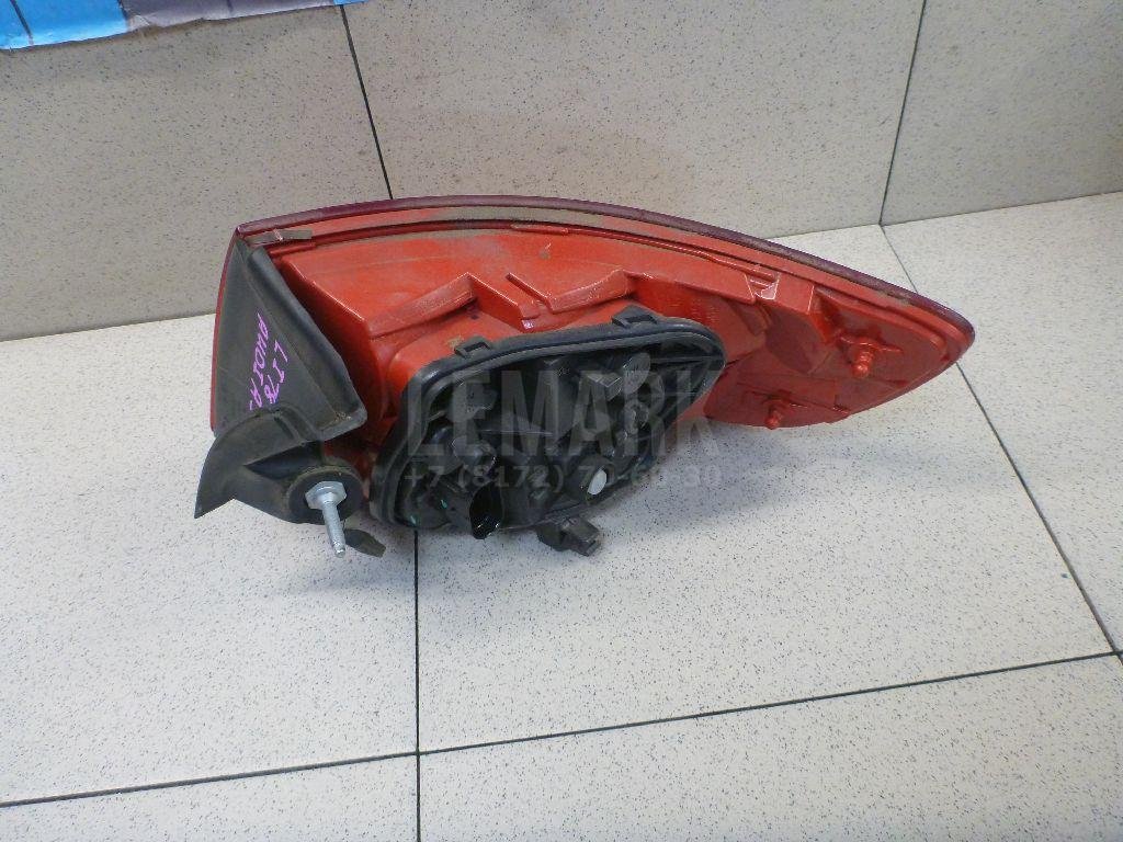 Фонарь задний наружный левый