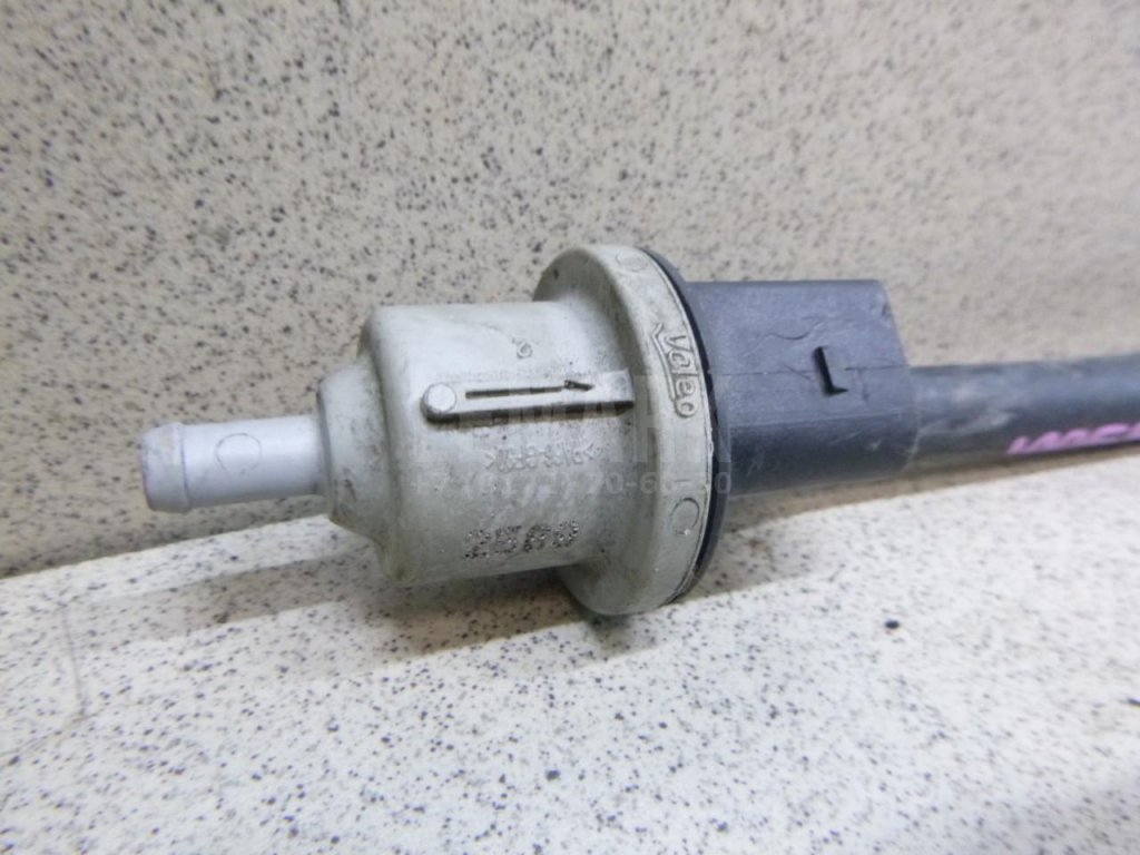 Клапан вентиляции топливного бака