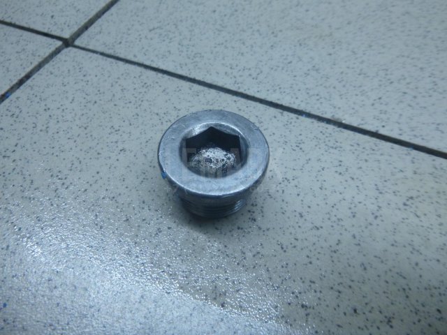 Пробка маслосливная КПП