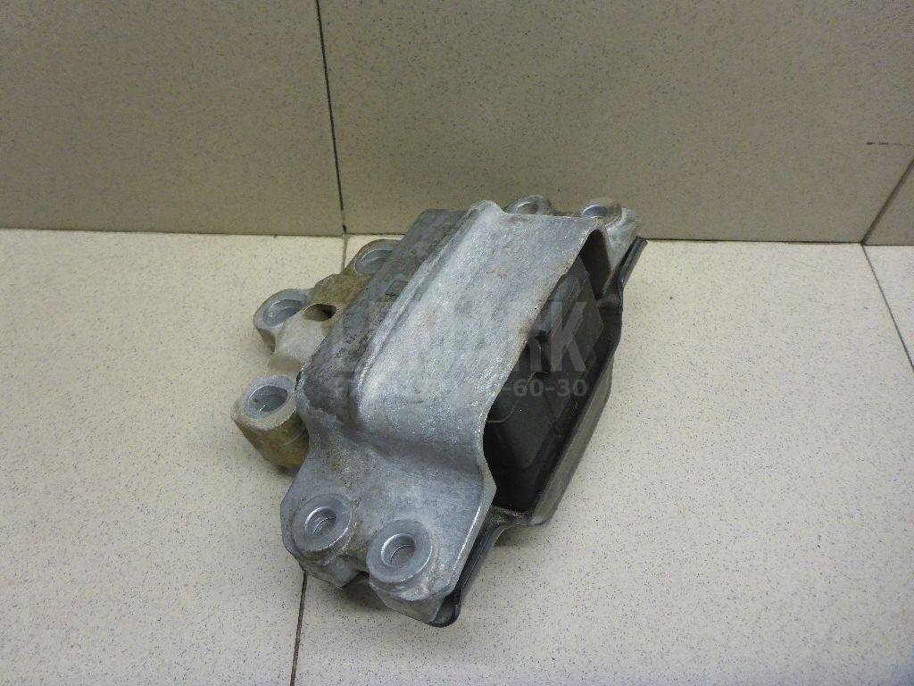 Опора КПП левая