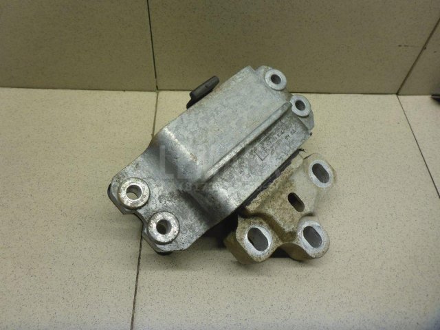 Опора КПП левая