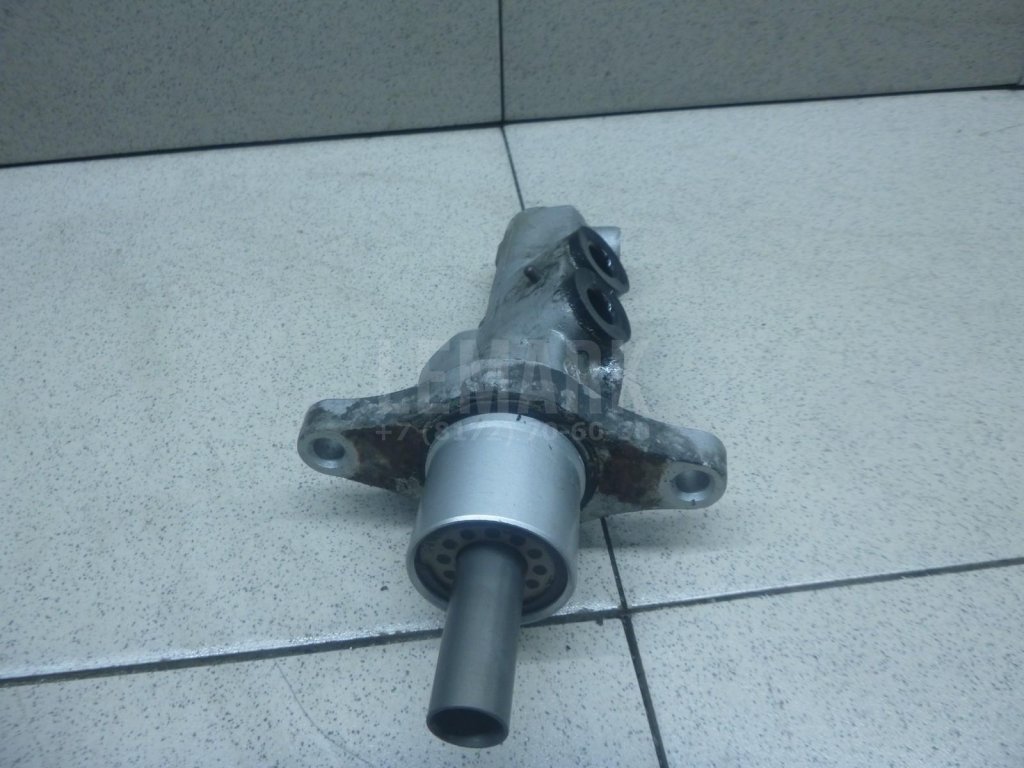 Цилиндр тормозной главный