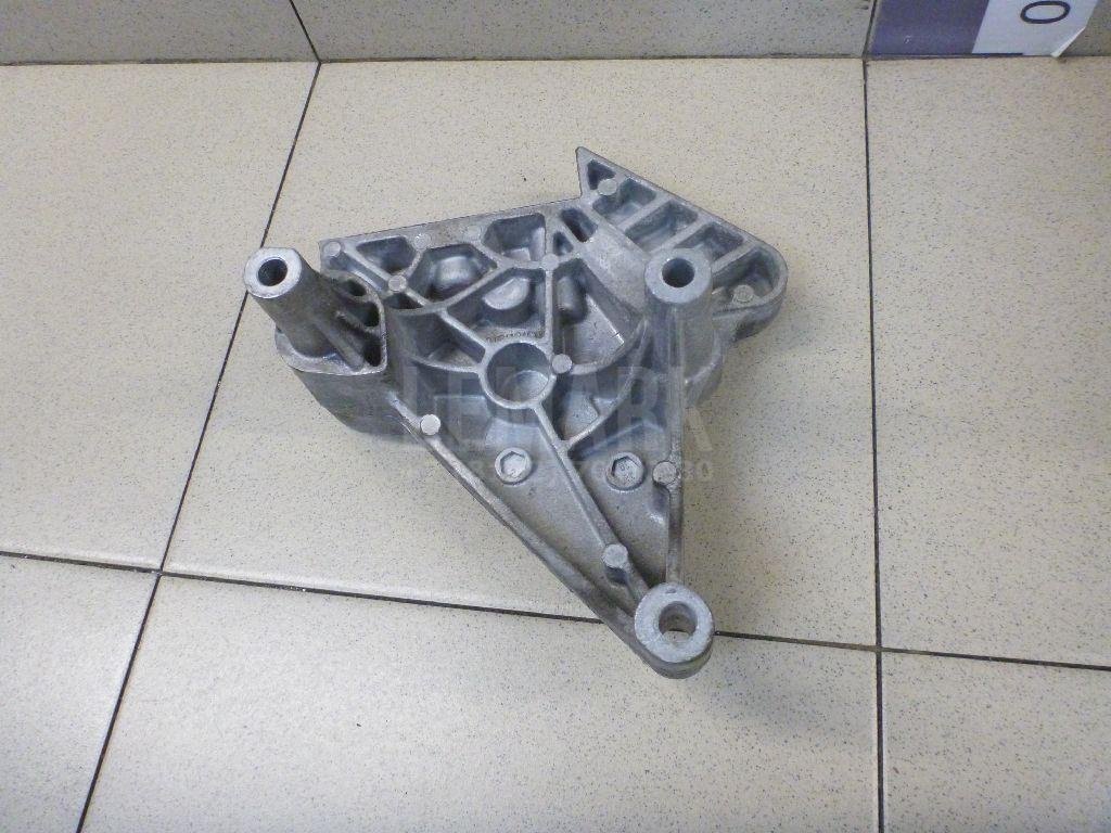 Кронштейн опоры двигателя