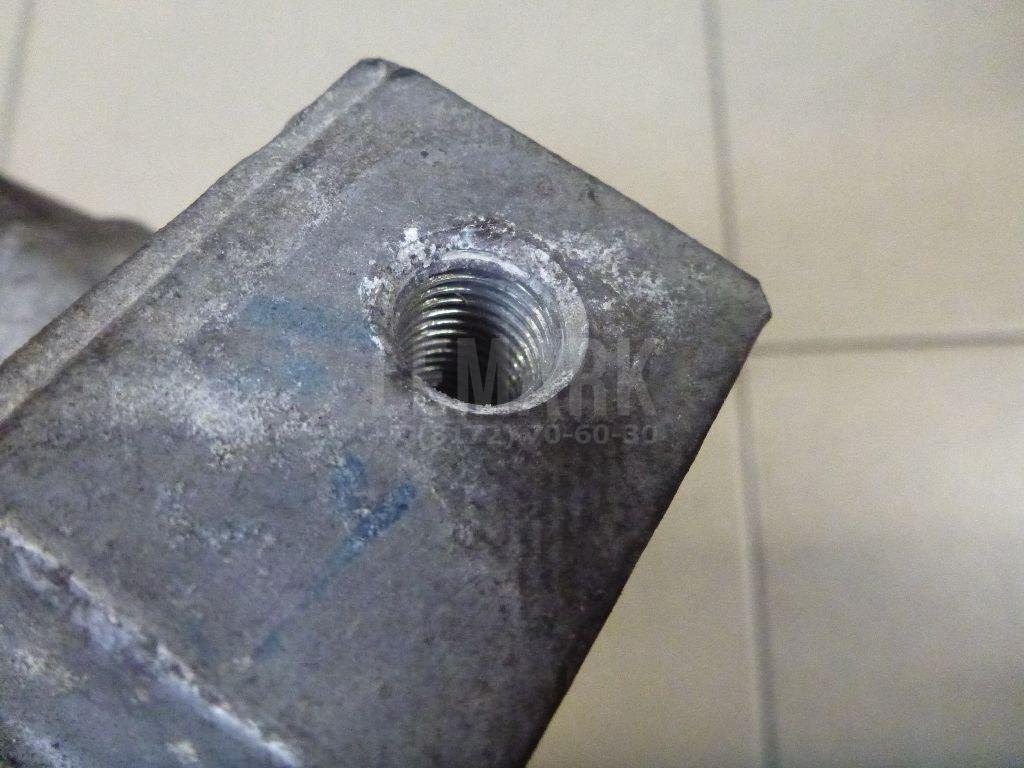 Кронштейн опоры двигателя