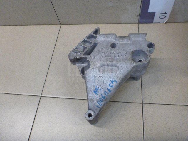 Кронштейн опоры двигателя