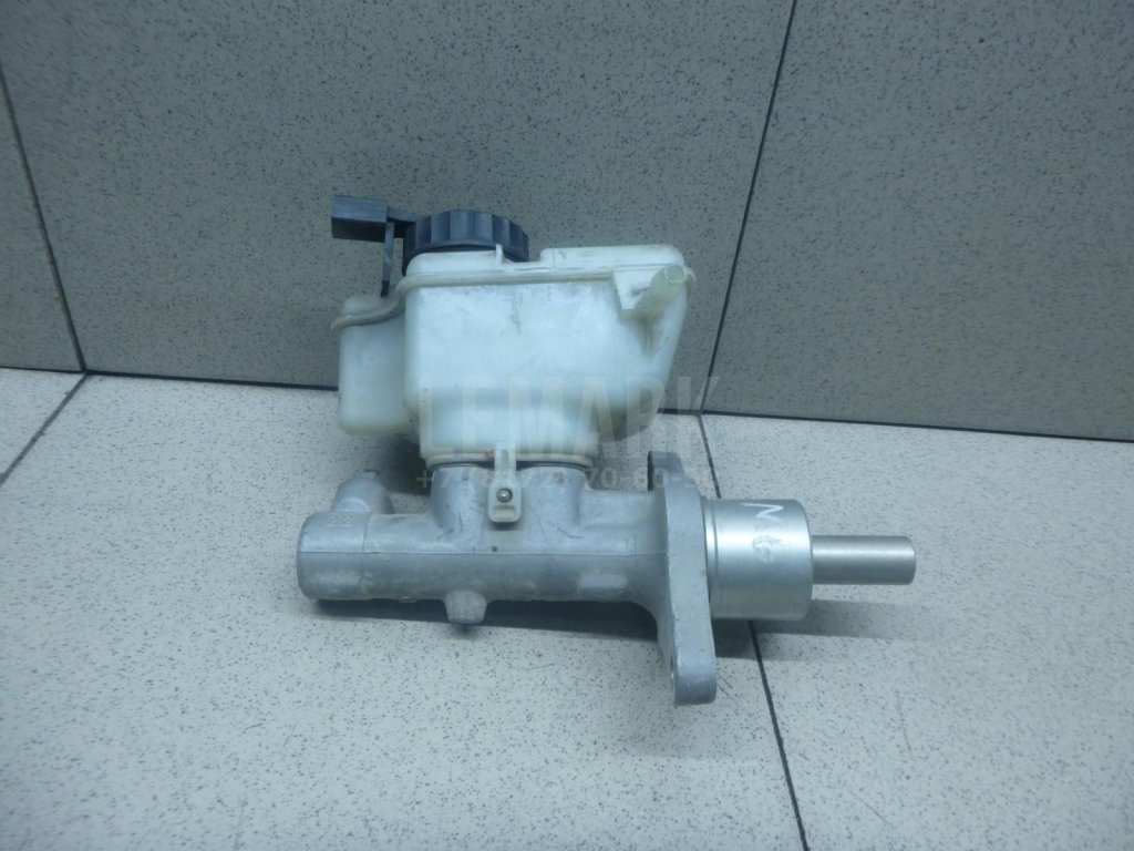 Цилиндр тормозной главный