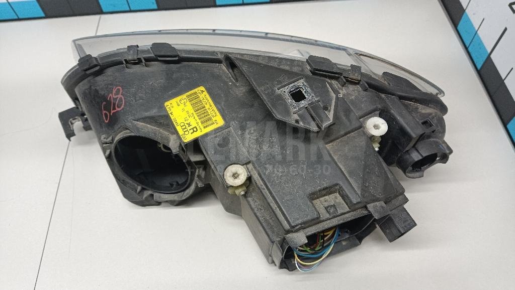 Фара правая для  Acura MDX 2001-2006