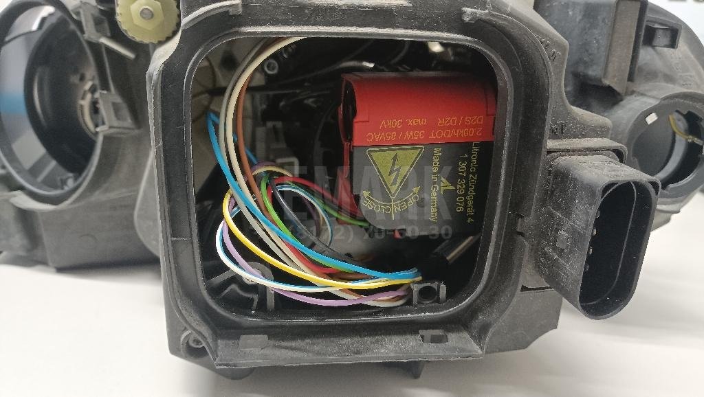 Фара правая для  Acura MDX 2001-2006