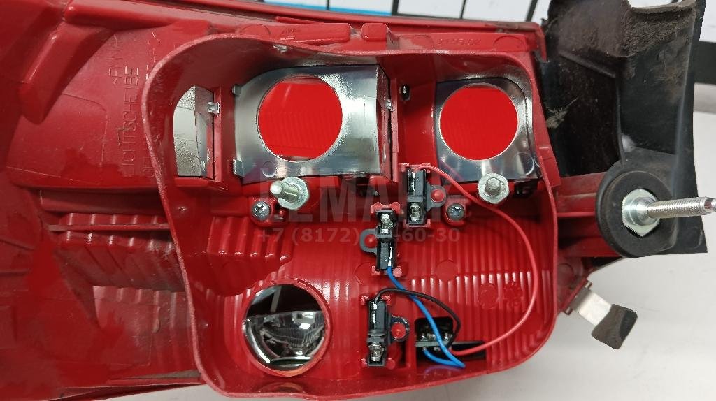 Фонарь задний наружный правый