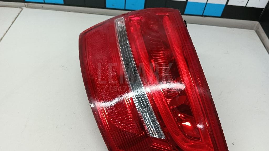 Фонарь задний наружный правый