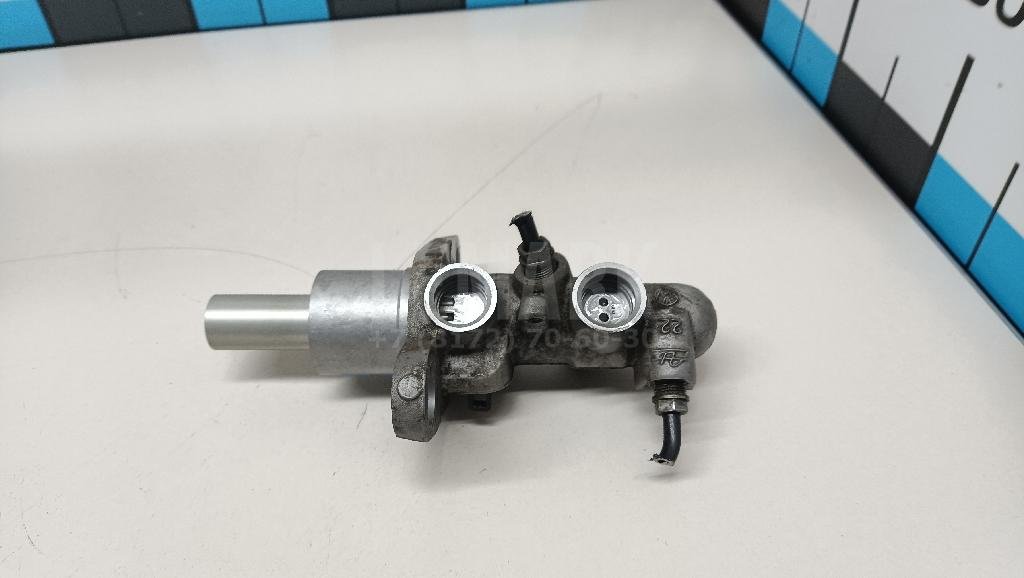 Цилиндр тормозной главный