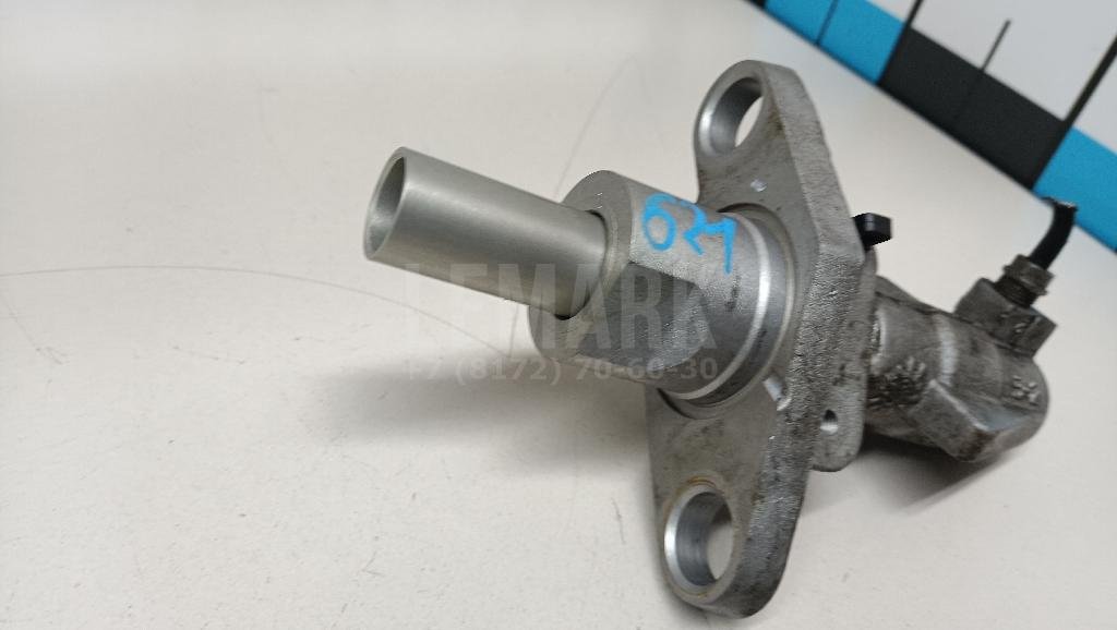 Цилиндр тормозной главный