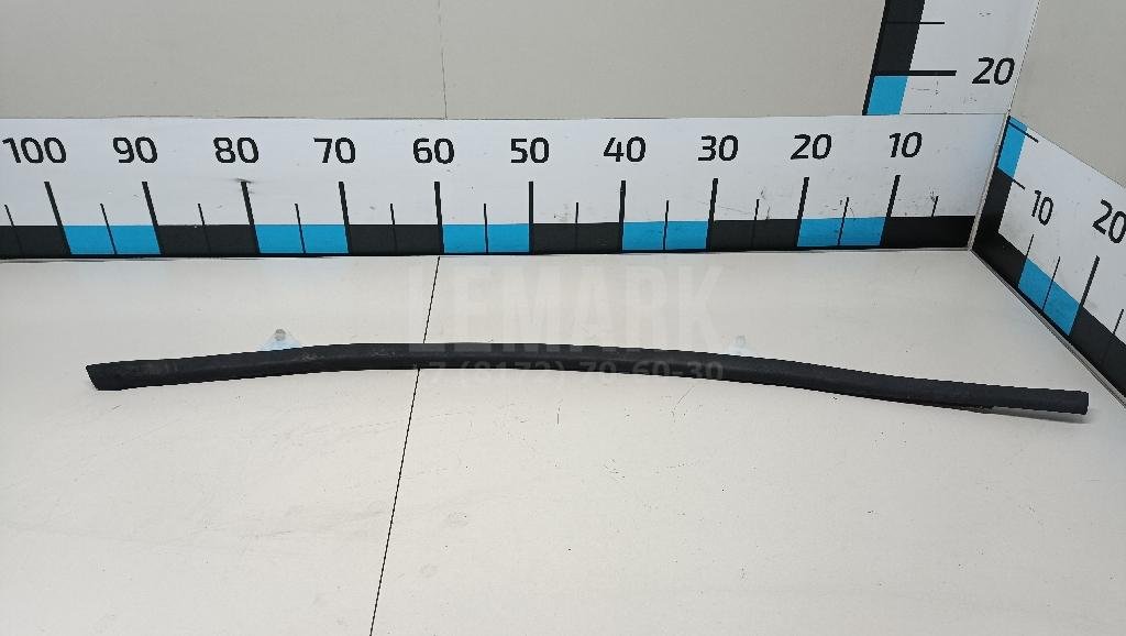 Накладка стекла заднего левого