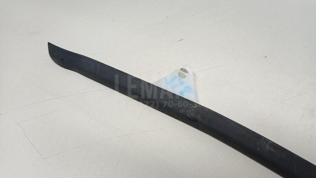 Накладка стекла заднего левого