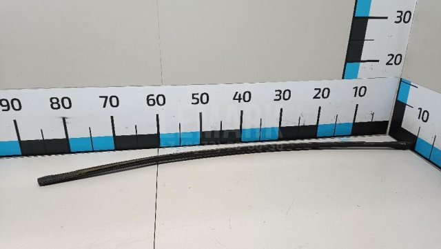 Накладка стекла заднего левого