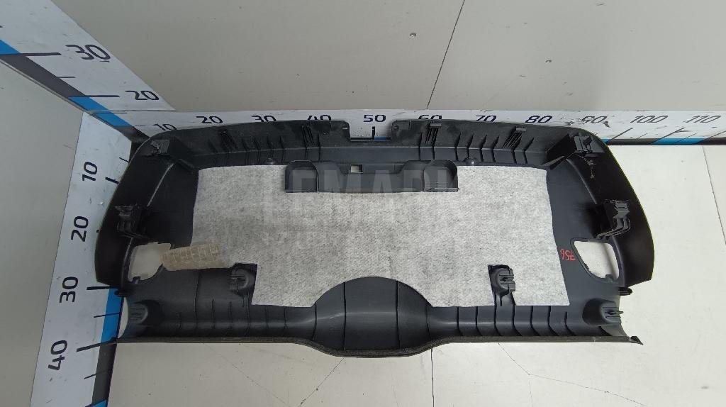 Обшивка двери багажника