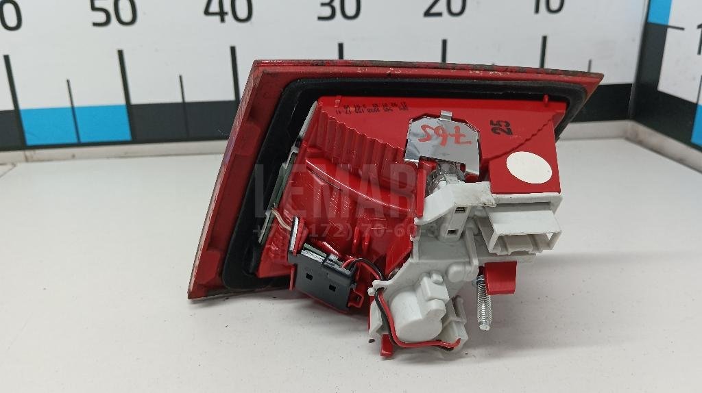 Фонарь задний внутренний левый для  Audi A3 [8P1] 2003-2013