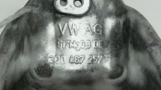 Опора шаровая левая передней подвески