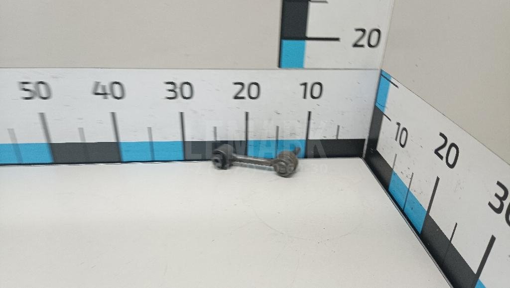 Стойка заднего стабилизатора