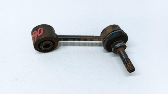 Стойка заднего стабилизатора