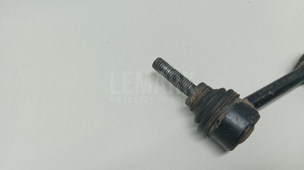 Стойка заднего стабилизатора