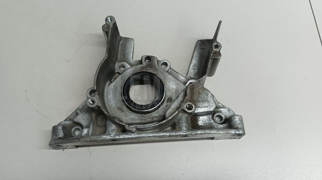 Крышка коленвала передняя