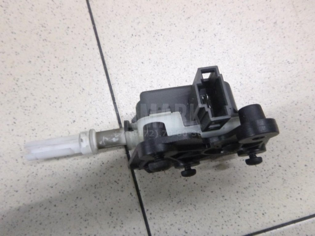 Активатор замка крышки бензобака