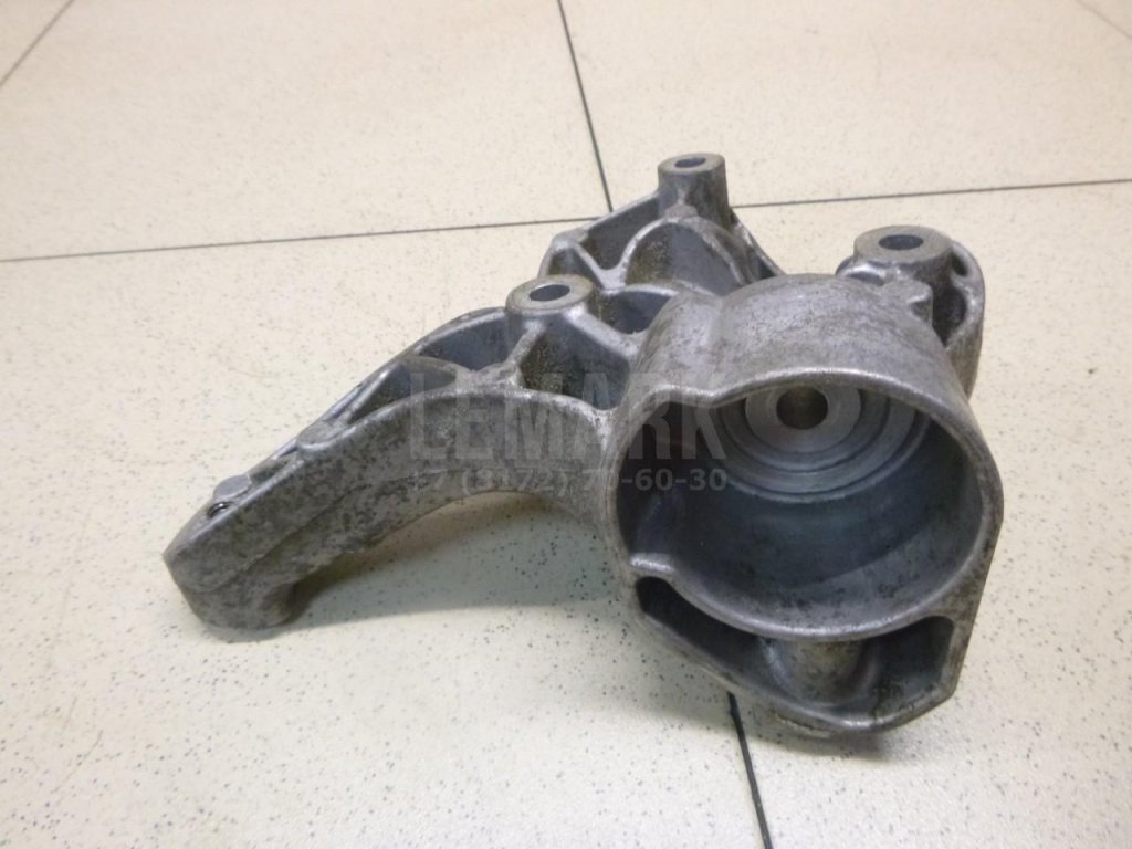 Кронштейн КПП левый