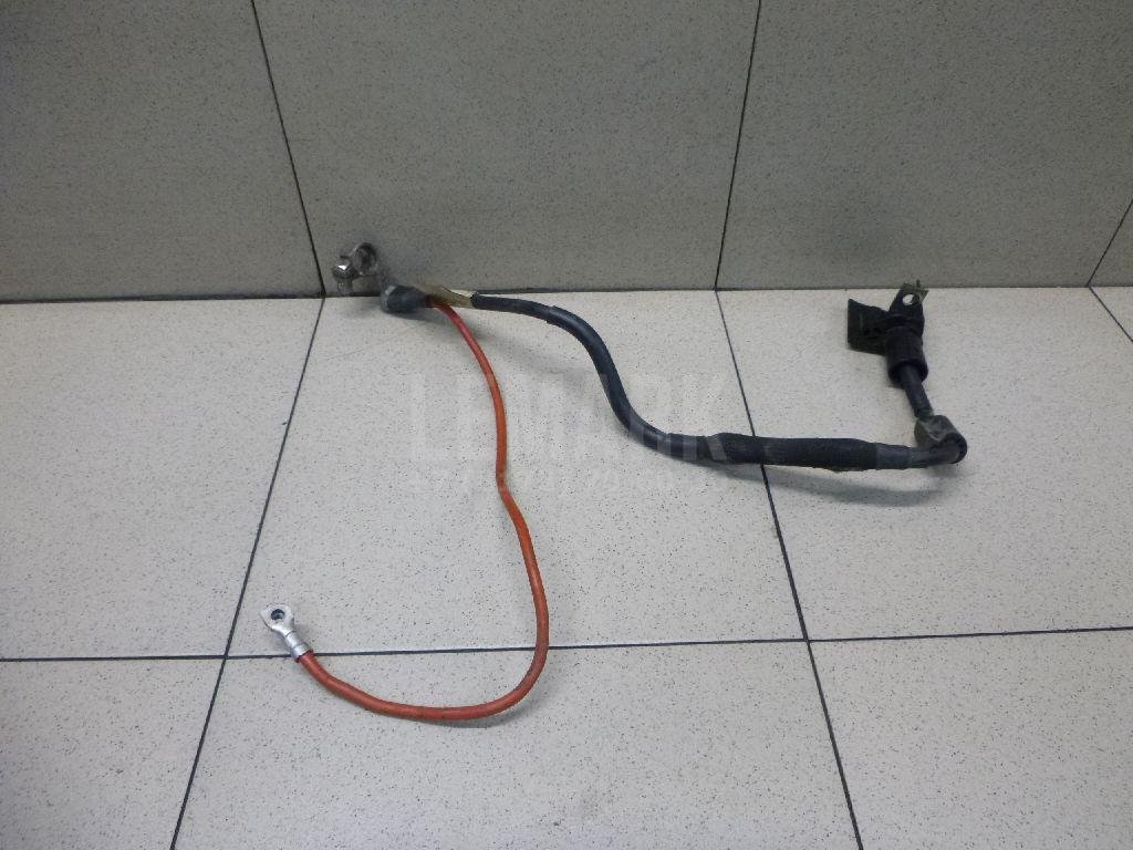 Клемма аккумулятора плюс