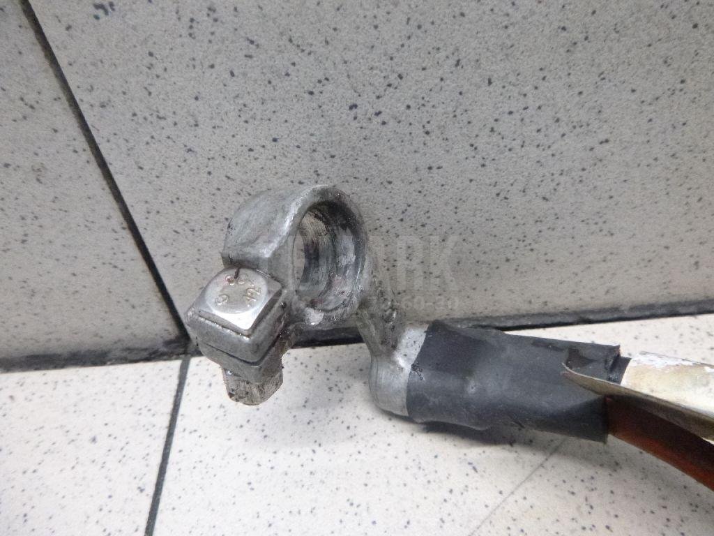 Клемма аккумулятора плюс