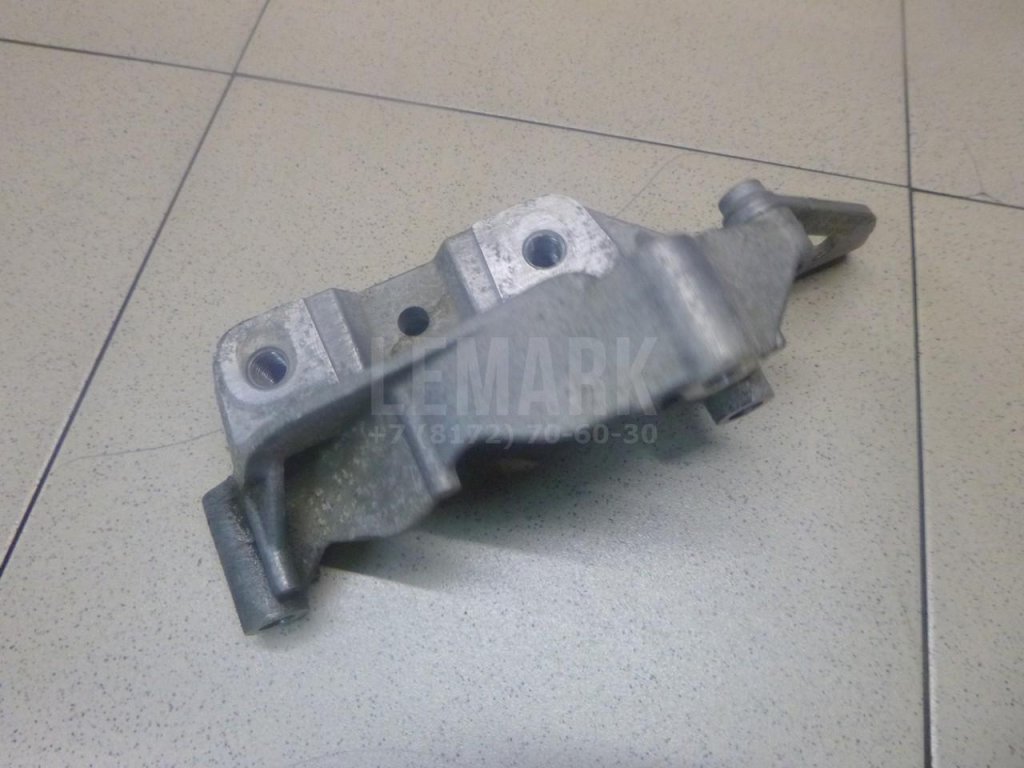 Кронштейн двигателя правый