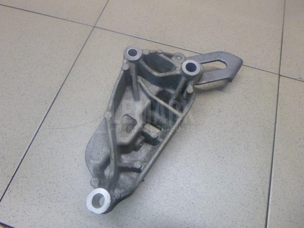 Кронштейн двигателя правый