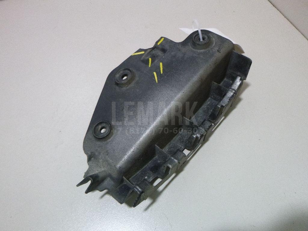 Направляющая заднего бампера левая