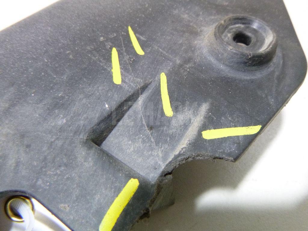 Направляющая заднего бампера левая