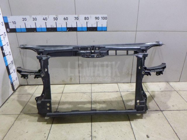 Панель передняя