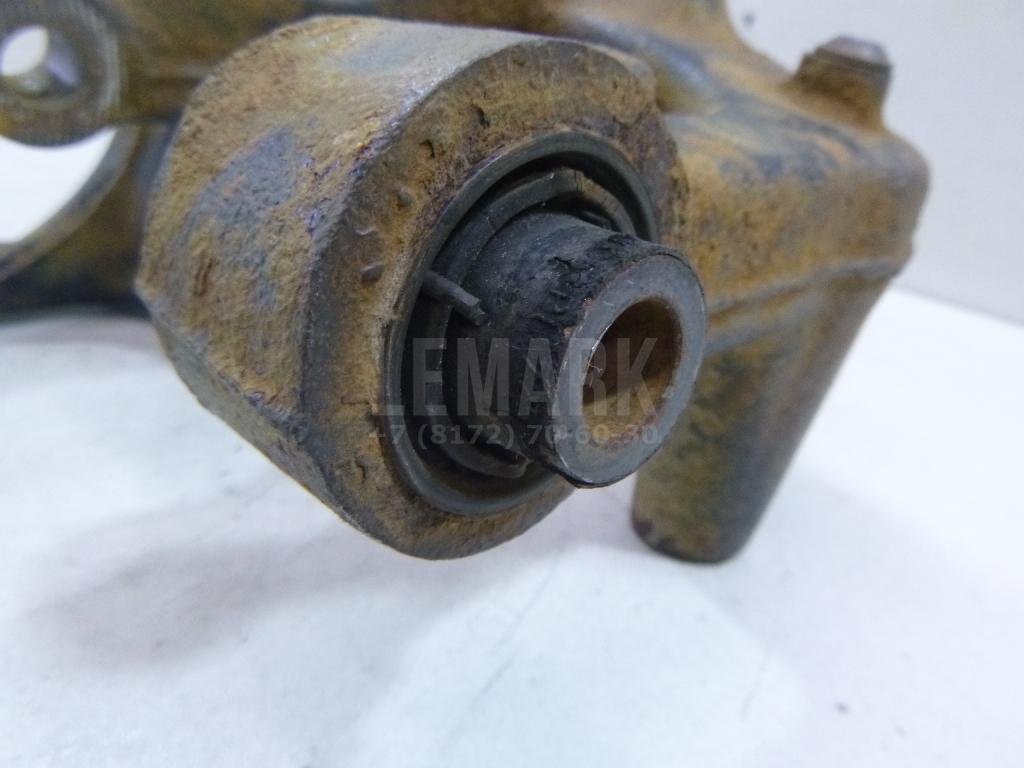 Кулак поворотный задний левый