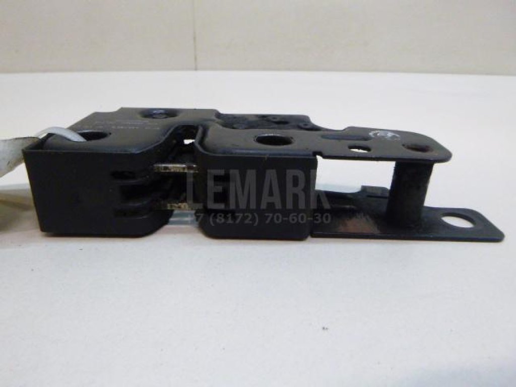 Замок капота