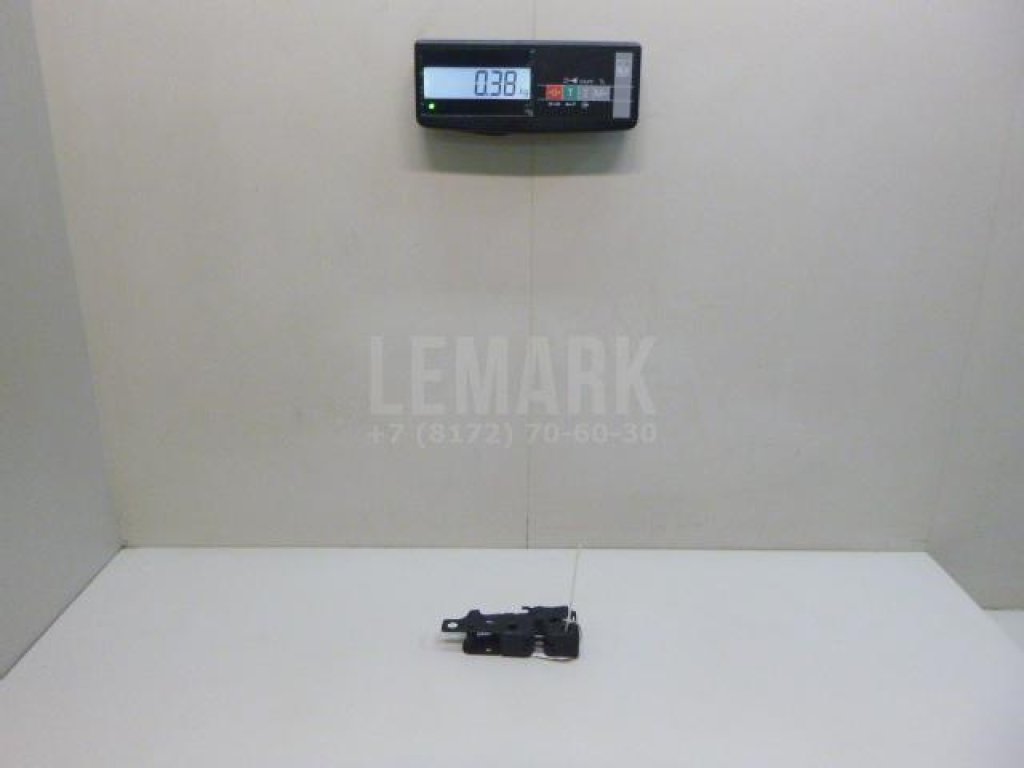 Замок капота