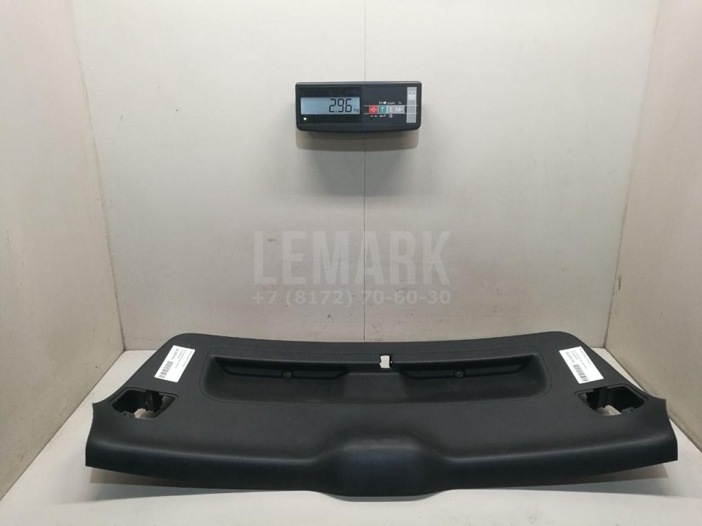 Обшивка двери багажника