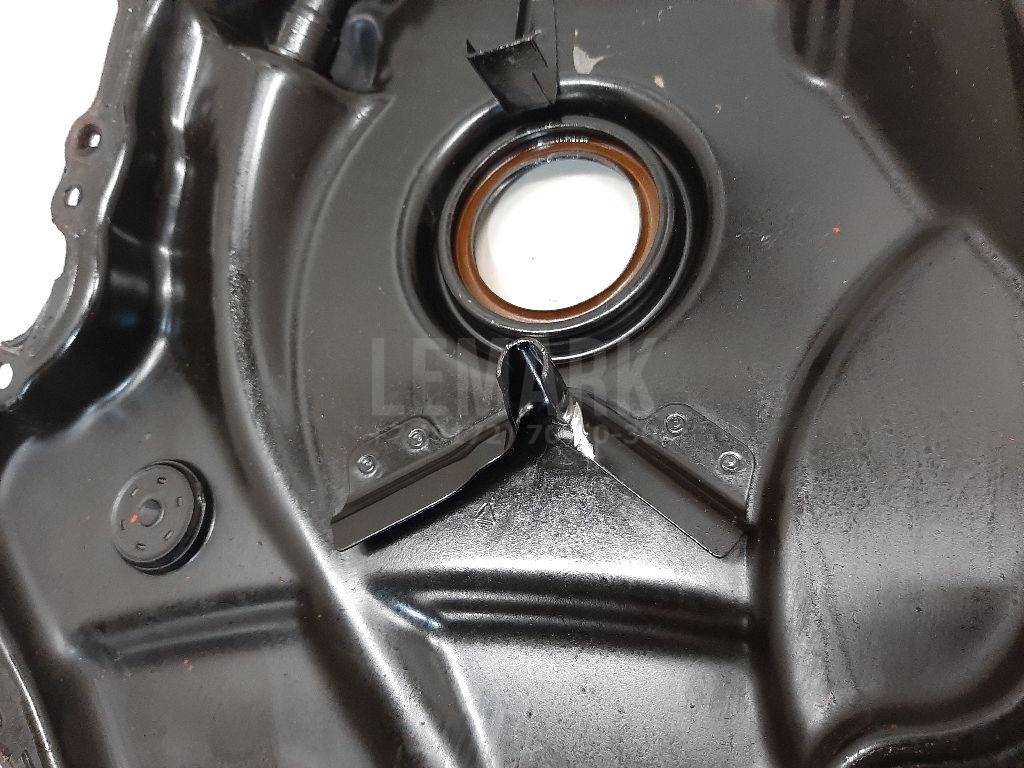 Крышка двигателя передняя