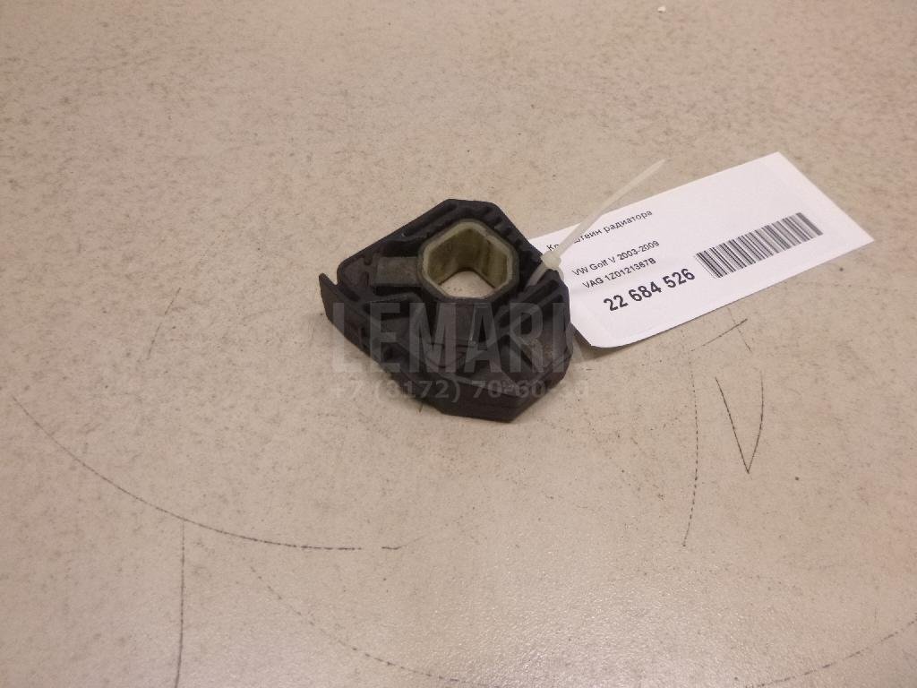 Кронштейн радиатора для  Audi A4 [B9] 2015