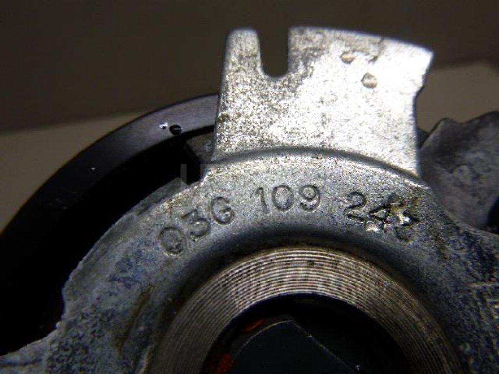 Ролик-натяжитель ремня ГРМ