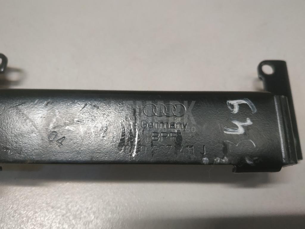 Кронштейн блока управления двигателем