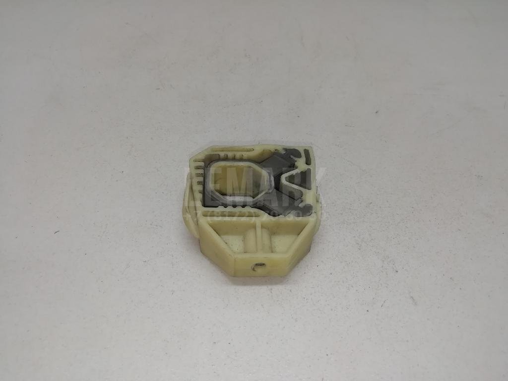 Кронштейн радиатора