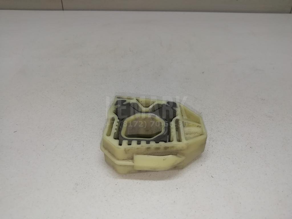 Кронштейн радиатора для  Audi A4 [B8] 2007-2015